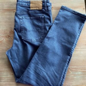 American Eagle 36/32 jeans.
